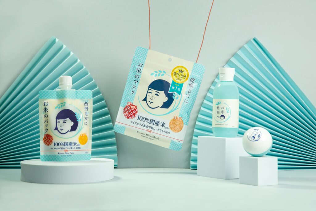 popular línea de cuidado facial con extracto de arroz Keana Nadeshiko Rice Series del fabricante japonés Ishizawa Lab, diseñada para hidratar y refinar la apariencia de los poros