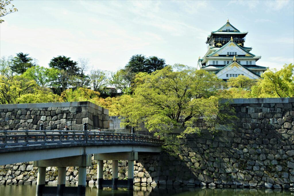Castillo de Osaka (Osaka-jō), situado en la prefectura de Osaka, Japón
