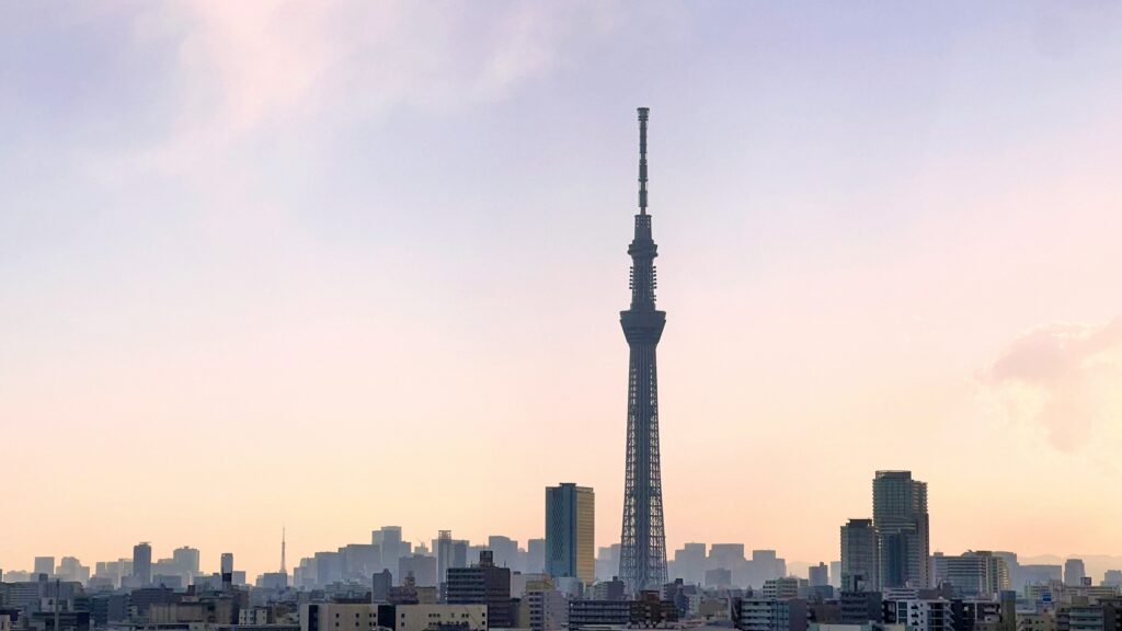 Tokyo Skytree, la torre de telecomunicaciones y la estructura más alta de Japón, ubicada en la ciudad de Tokio